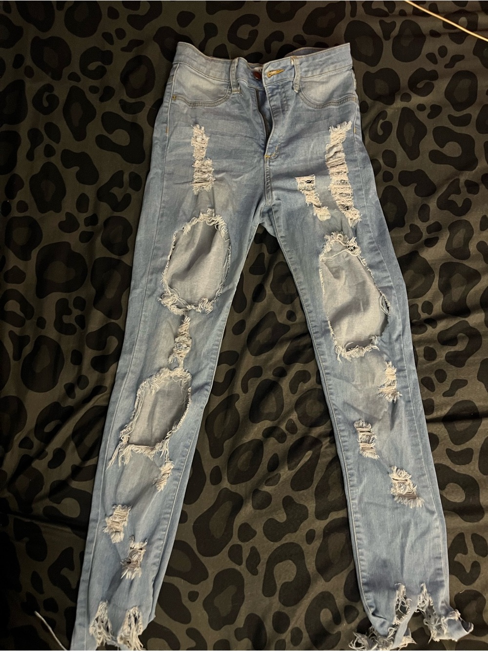 Light Wash Ripped Women's Skinny Jeans